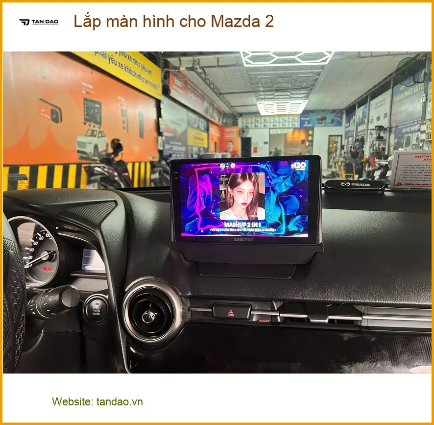 Chị Thảo lắp màn hình cho Mazda 2 tại Quận 7 để tiện dẫn đường và giải trí trên xe ảnh thực tế 5