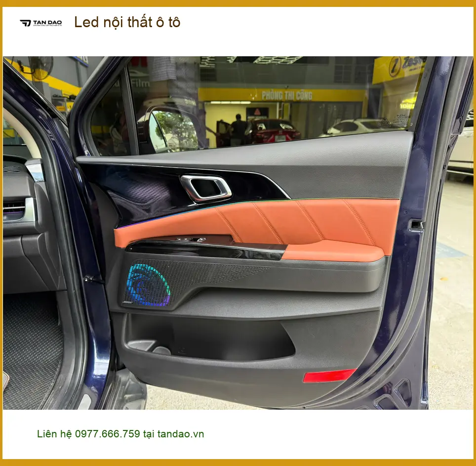 Chị Yến lắp Led nội thất ô tô cho Hyundai Accent ở Quận 12 để xe thêm lung linh ảnh thực tế 5