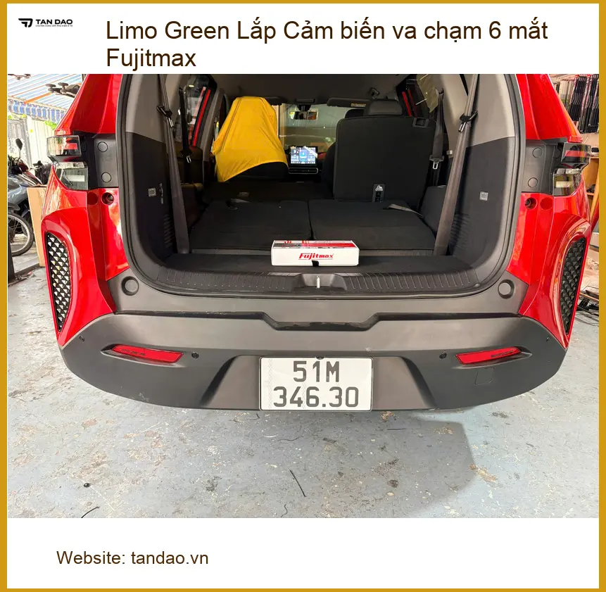 Anh Nam lắp cảm biến va chạm 6 mắt Fujitmax cho Limo Green tại Quận 11 ảnh thực tế 2