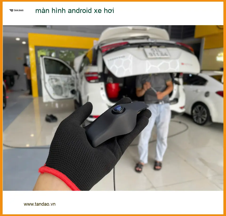 Chú Quang lắp màn hình Android xe hơi cho Hyundai Accent tại Quận 6 ảnh thực tế 3