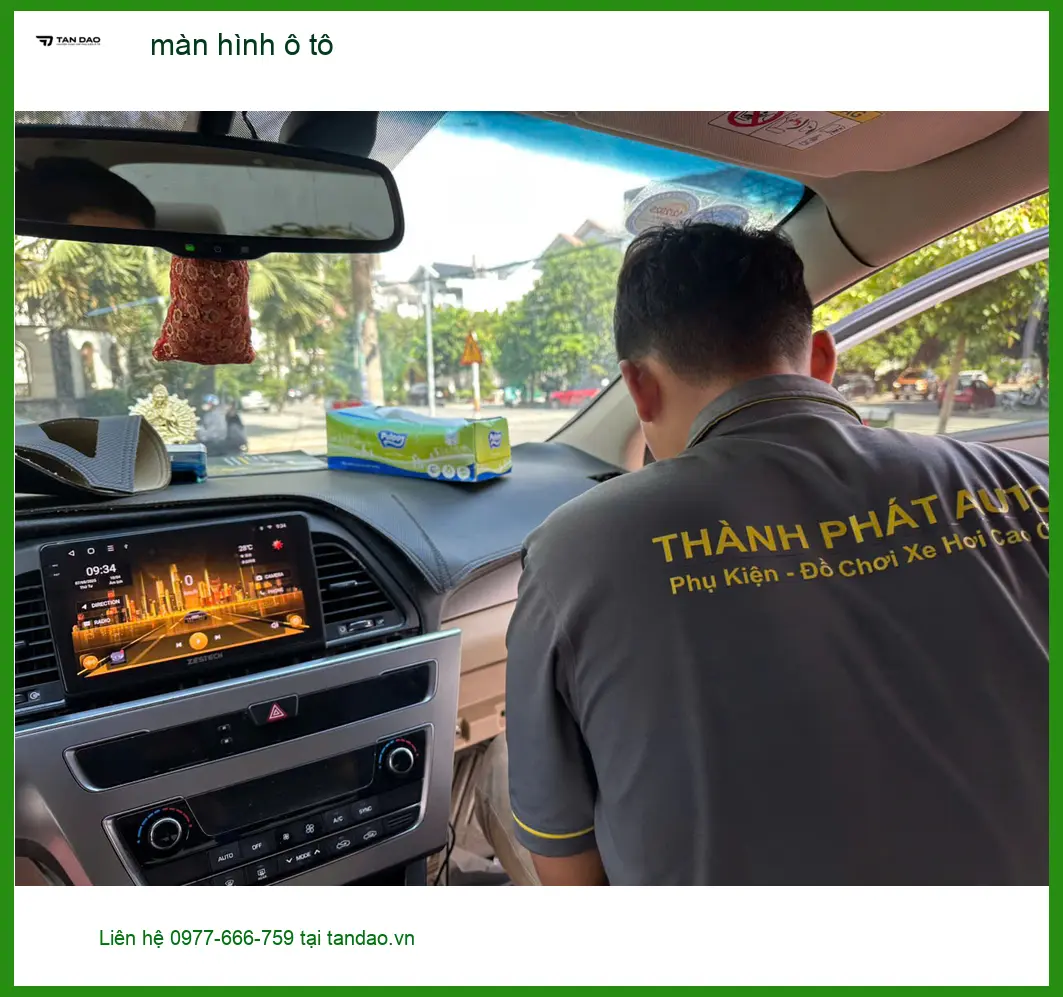 Anh Dũng lắp màn hình ô tô cho Hyundai Santa Fe tại Quận 6 vì màn hình zin đã cũ ảnh thực tế 2