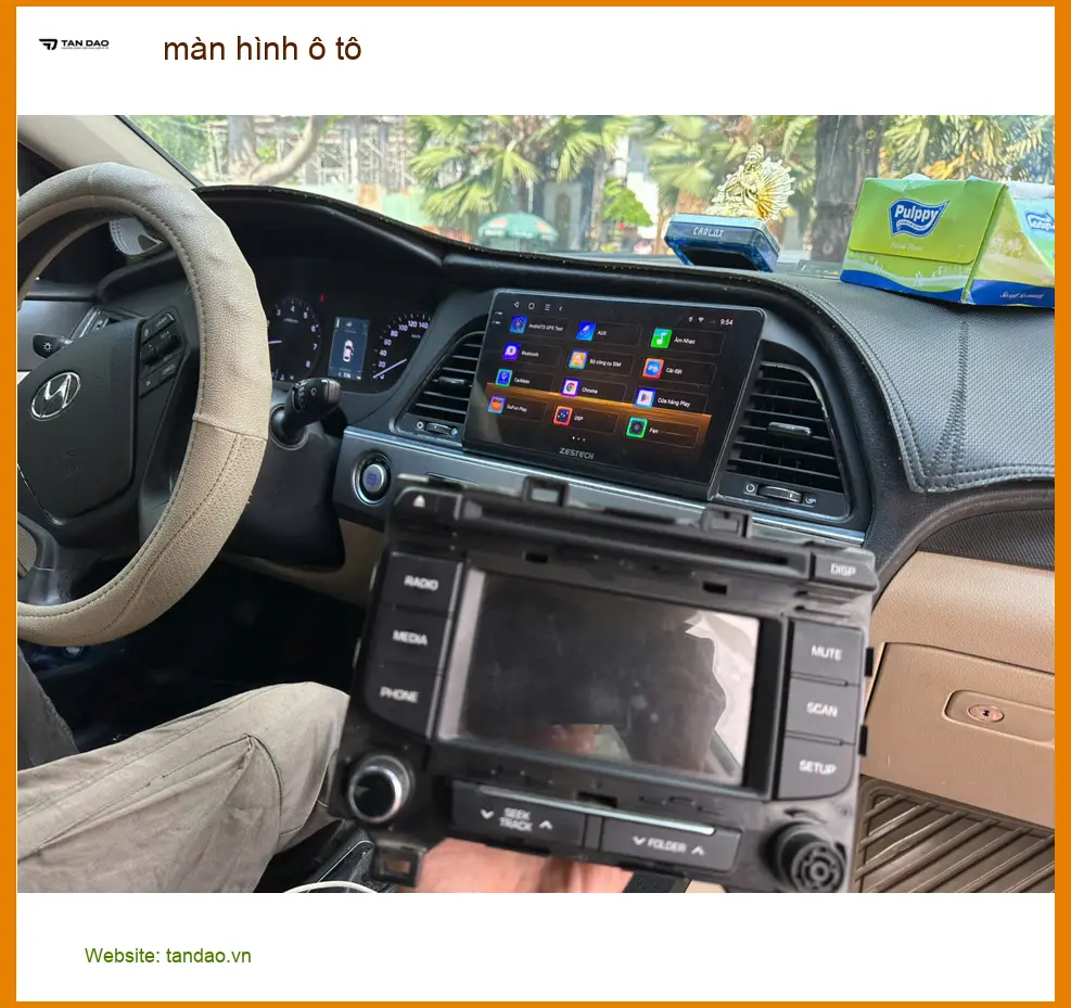 Anh Dũng lắp màn hình ô tô cho Hyundai Santa Fe tại Quận 6 vì màn hình zin đã cũ ảnh thực tế 4