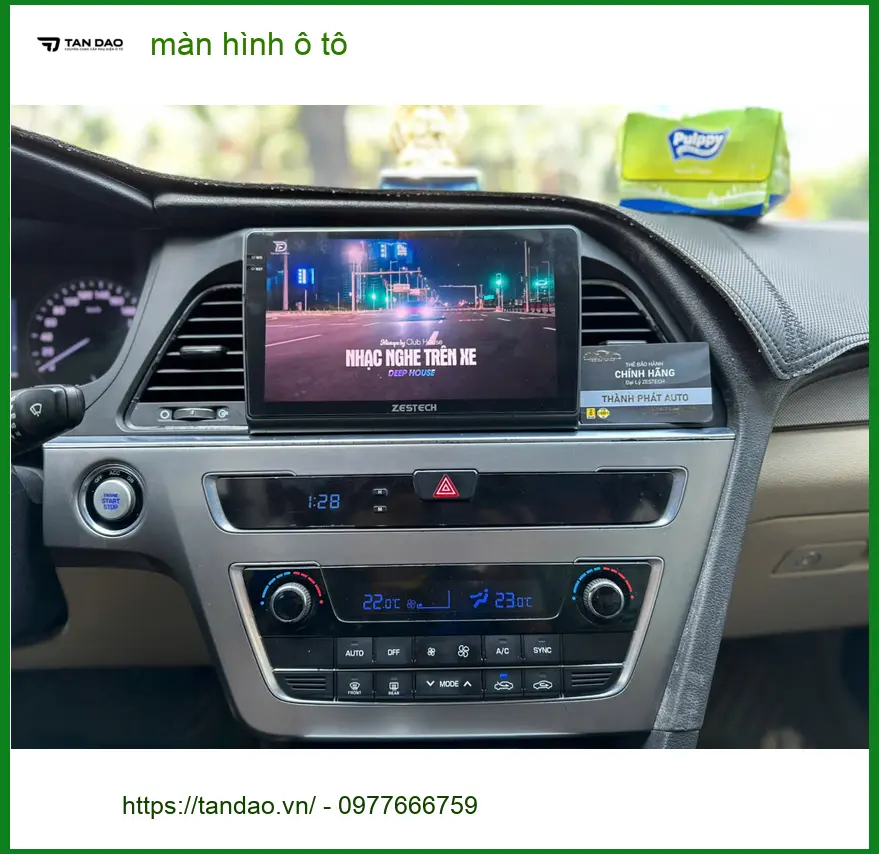 Anh Khải nâng cấp màn hình ô tô cho Honda CRV tại Quận 1 để tiện dẫn vợ con đi chơi cuối tuần ảnh thực tế 2