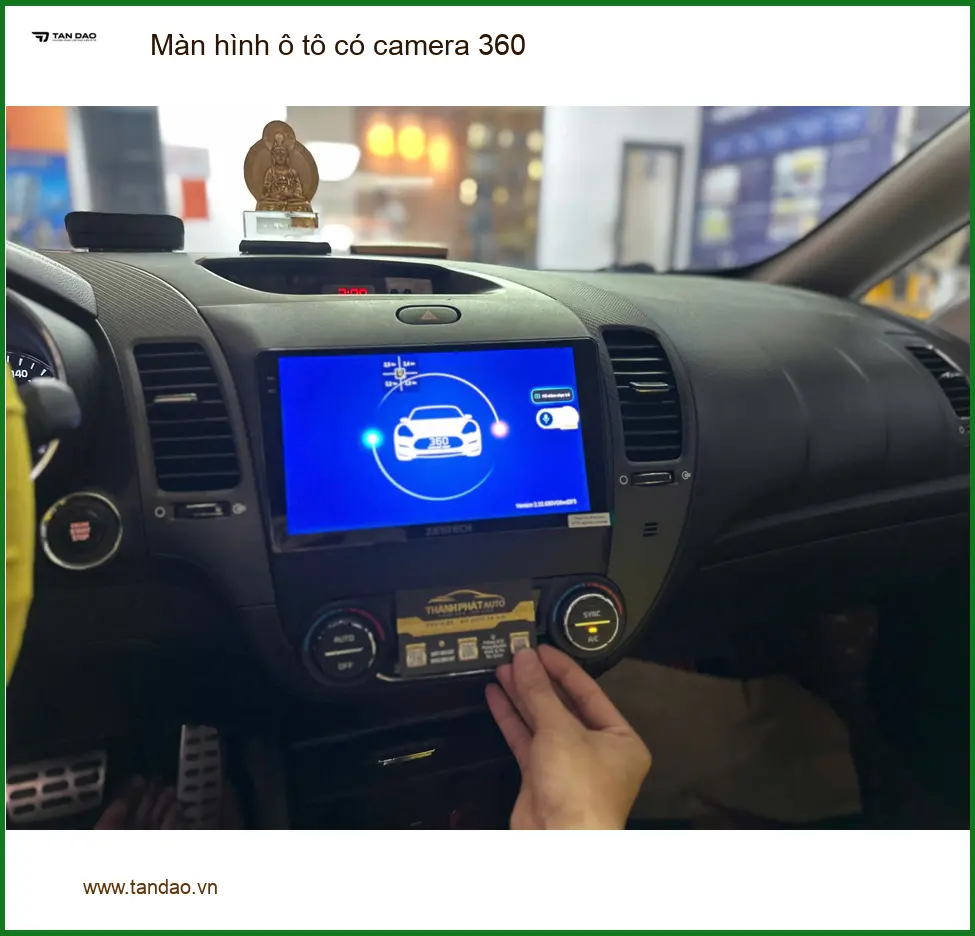 Anh Tấn lắp màn hình ô tô có camera 360 cho Camry tại Quận 1