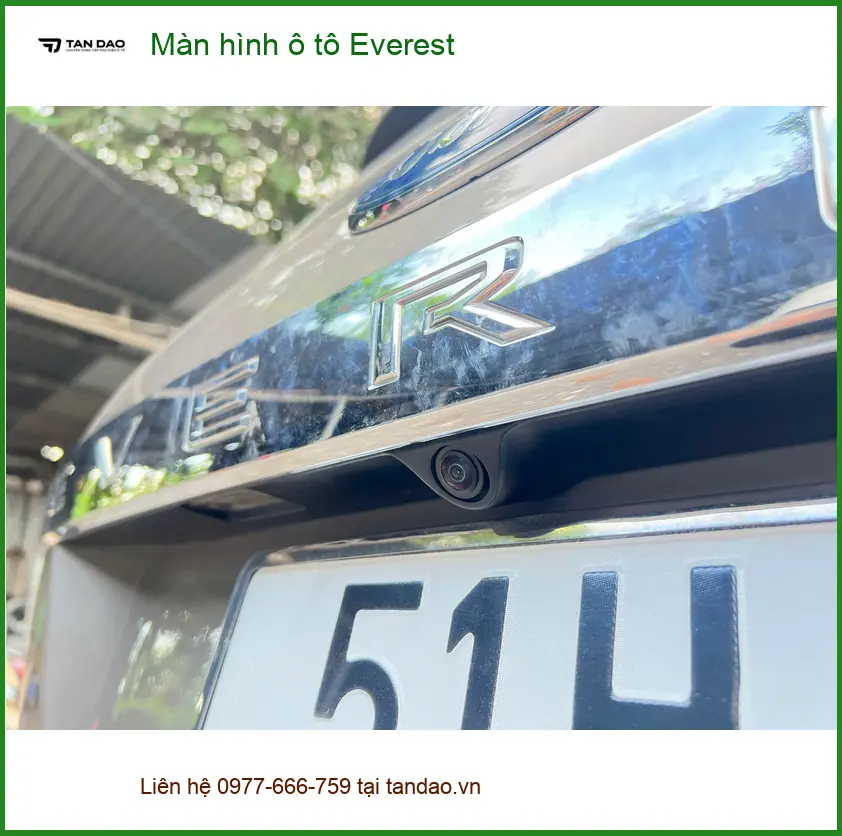 Chú Nam lắp màn hình ô tô Everest tại Bình Tân vì màn hình zin quá cũ ảnh thực tế 2
