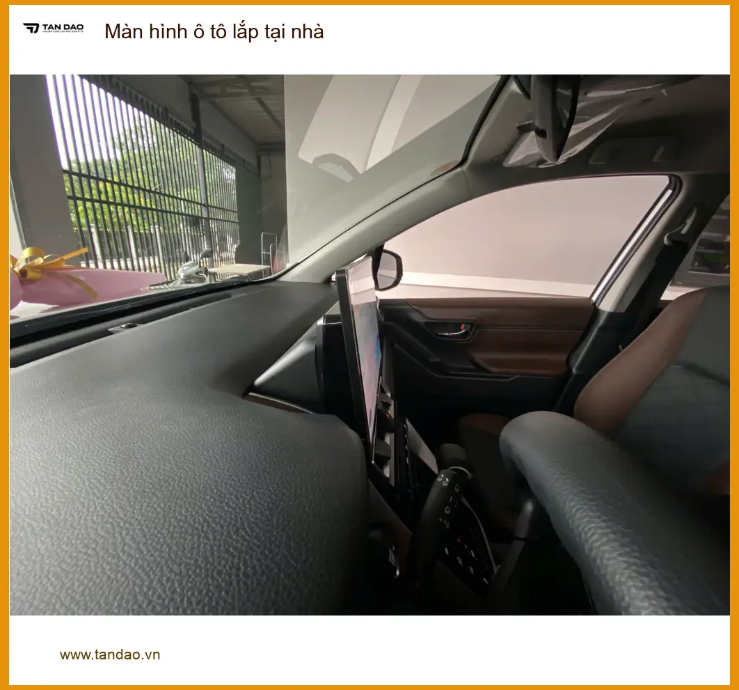 Anh Lâm lắp Màn hình ô tô Hyundai Santa Fe tại nhà Quận 1 vì bận rộn công việc ảnh thực tế 2