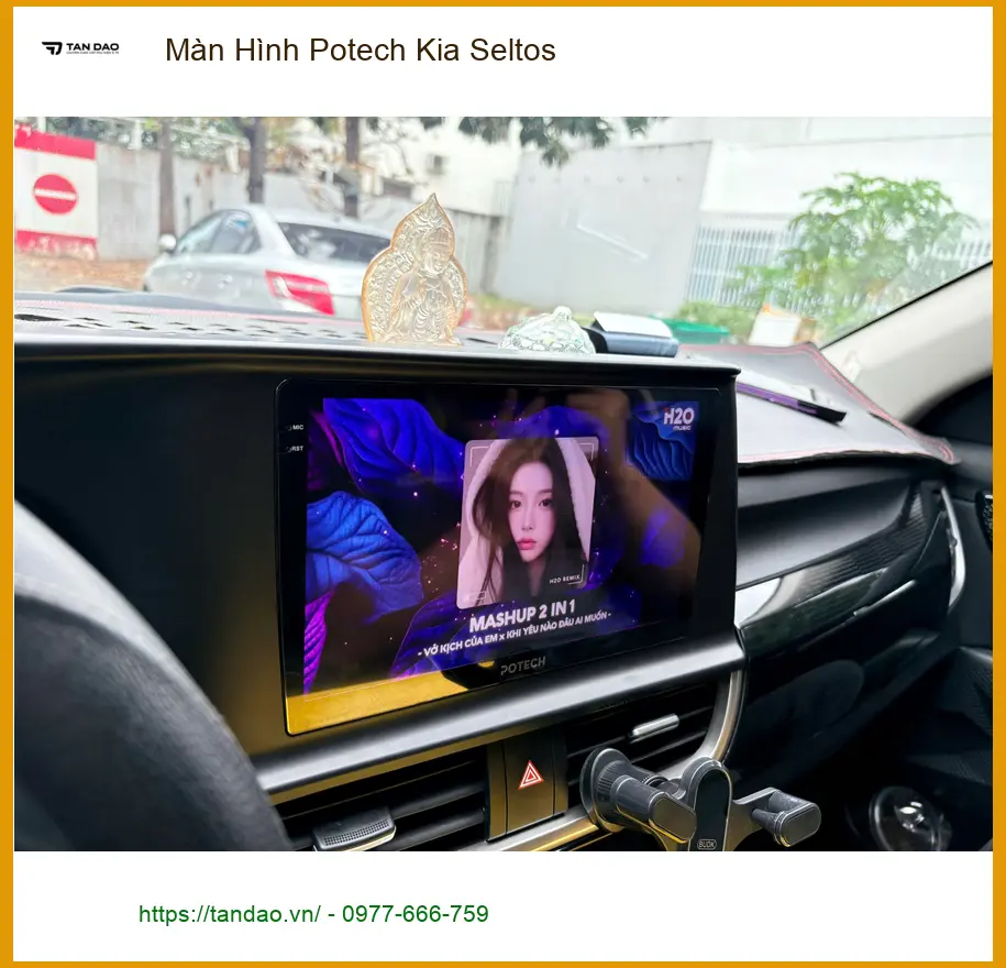 Chú Bách nâng cấp màn hình Potech cho Kia Seltos tại Quận 7 để trải nghiệm công nghệ mới
