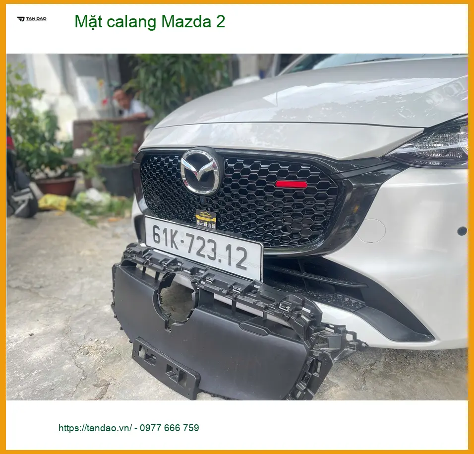 Anh Minh độ Mặt calang Mazda 2 tại Quận 10 vì muốn xe sang trọng hơn