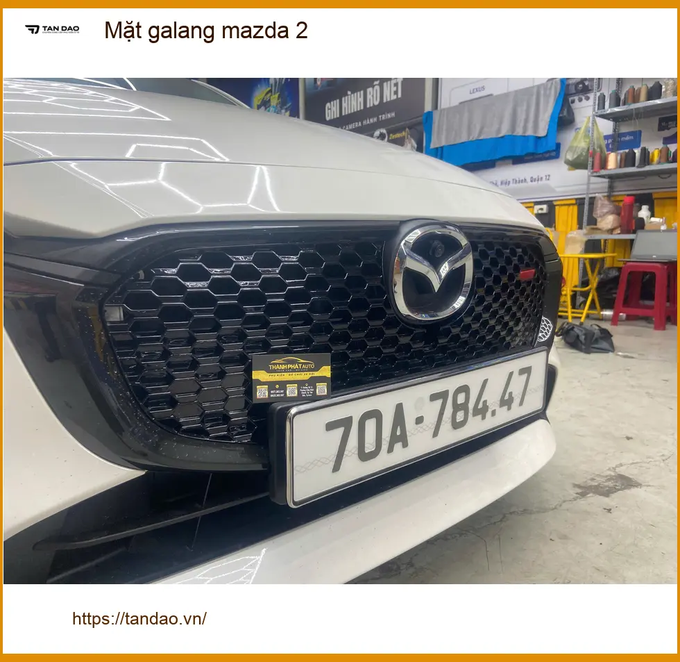 Chú Long thay mới mặt galang Mazda 2 tại Quận 12 sau va chạm nhẹ ảnh thực tế 2