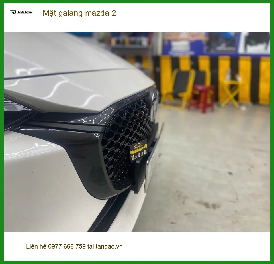 Chú Long thay mới mặt galang Mazda 2 tại Quận 12 sau va chạm nhẹ ảnh thực tế 3