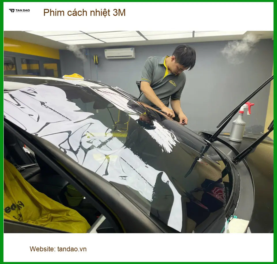 Chị Thảo dán phim cách nhiệt 3M cho Honda CR-V tại Quận 5 để chống nóng hiệu quả ảnh thực tế 4