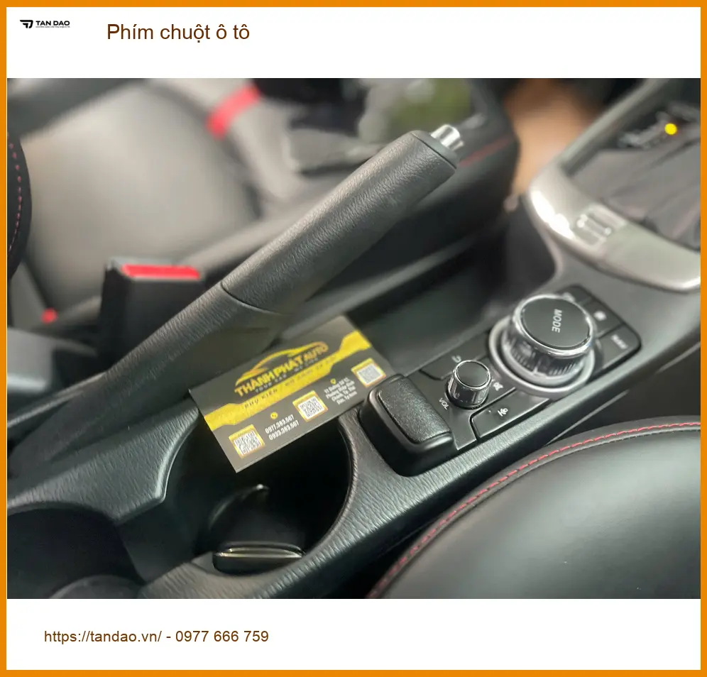 Chị Thảo lắp phím chuột ô tô cho Hyundai Accent tại Quận 2 để dễ thao tác màn hình ảnh thực tế 3