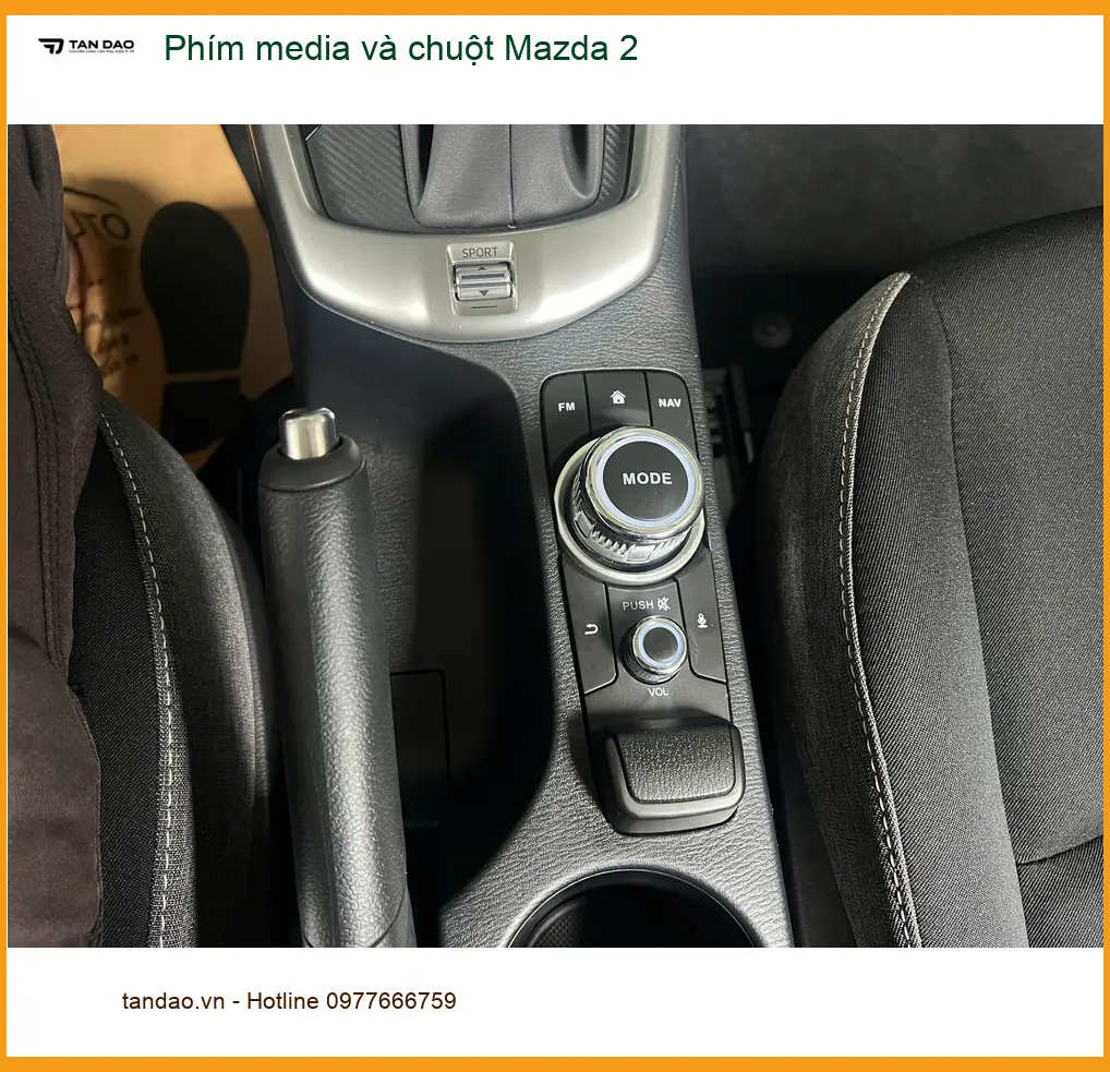 Anh Trường lắp Phím media và chuột Mazda 2 tại Quận 11 để thao tác tiện hơn ảnh thực tế 3
