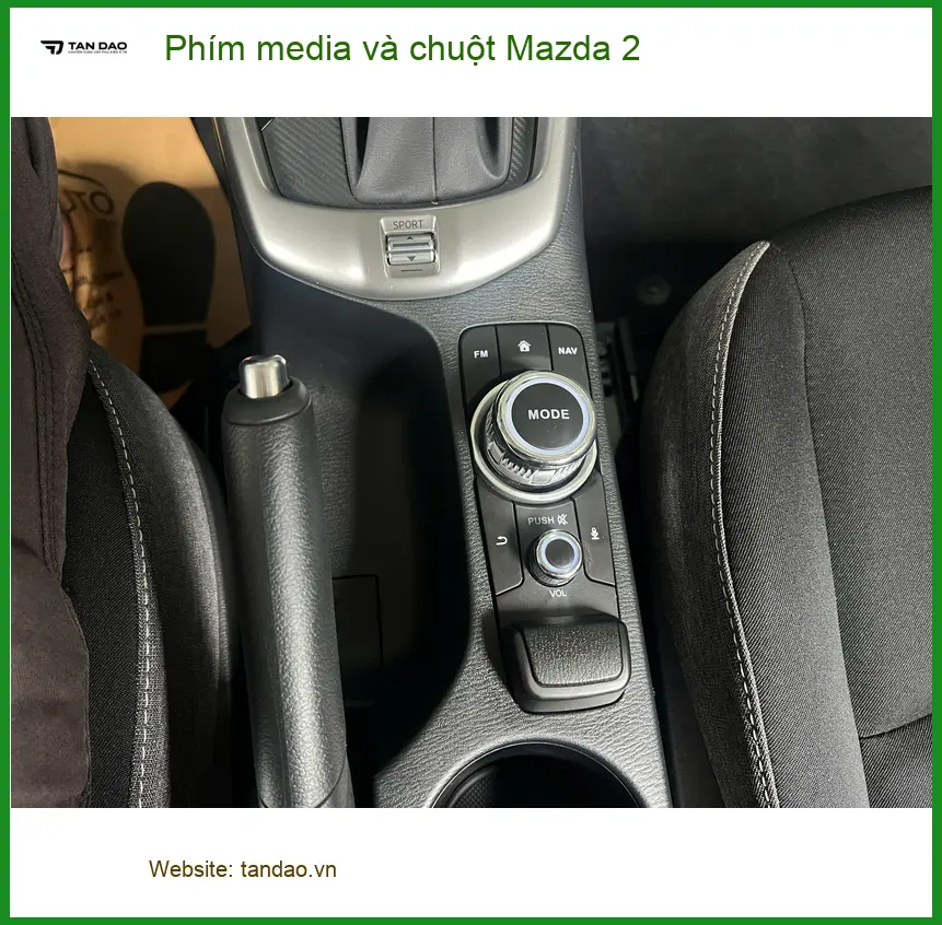 Anh Nhật nâng cấp phím media và chuột Mazda 2 tại Cần Giờ để tăng tiện ích lái xe ảnh thực tế 3