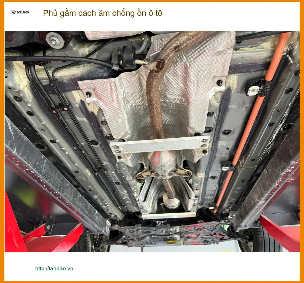 Anh Lâm Honda CRV phủ gầm cách âm chống ồn ô tô tại Quận Tân Phú