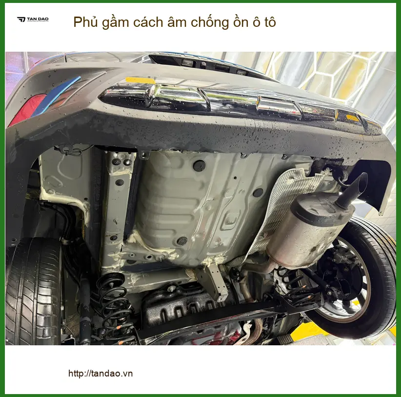 Anh Khải phủ gầm cách âm chống ồn Hyundai Creta tại Quận 4 vì tiếng ồn gầm khó chịu ảnh thực tế 2