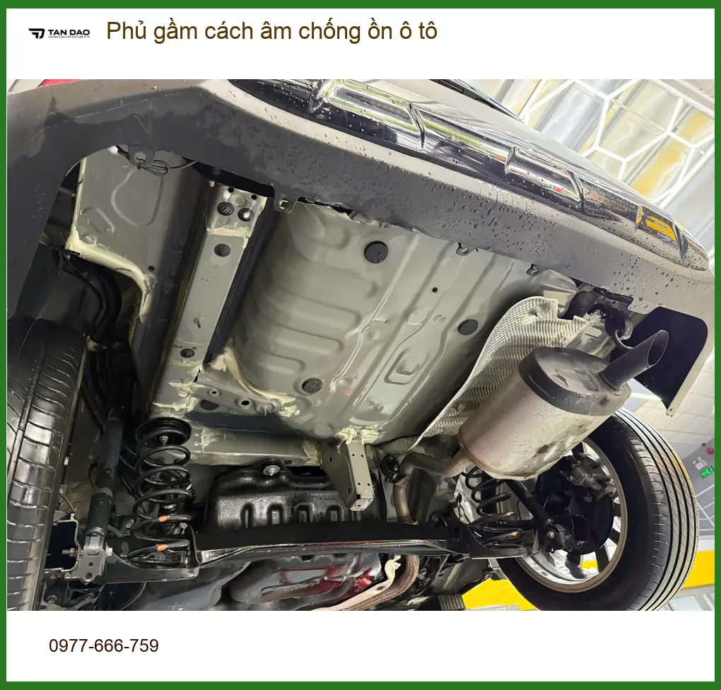 Anh Minh phủ gầm cách âm chống ồn Santa Fe tại Quận 7 để xe êm ái hơn ảnh thực tế 2