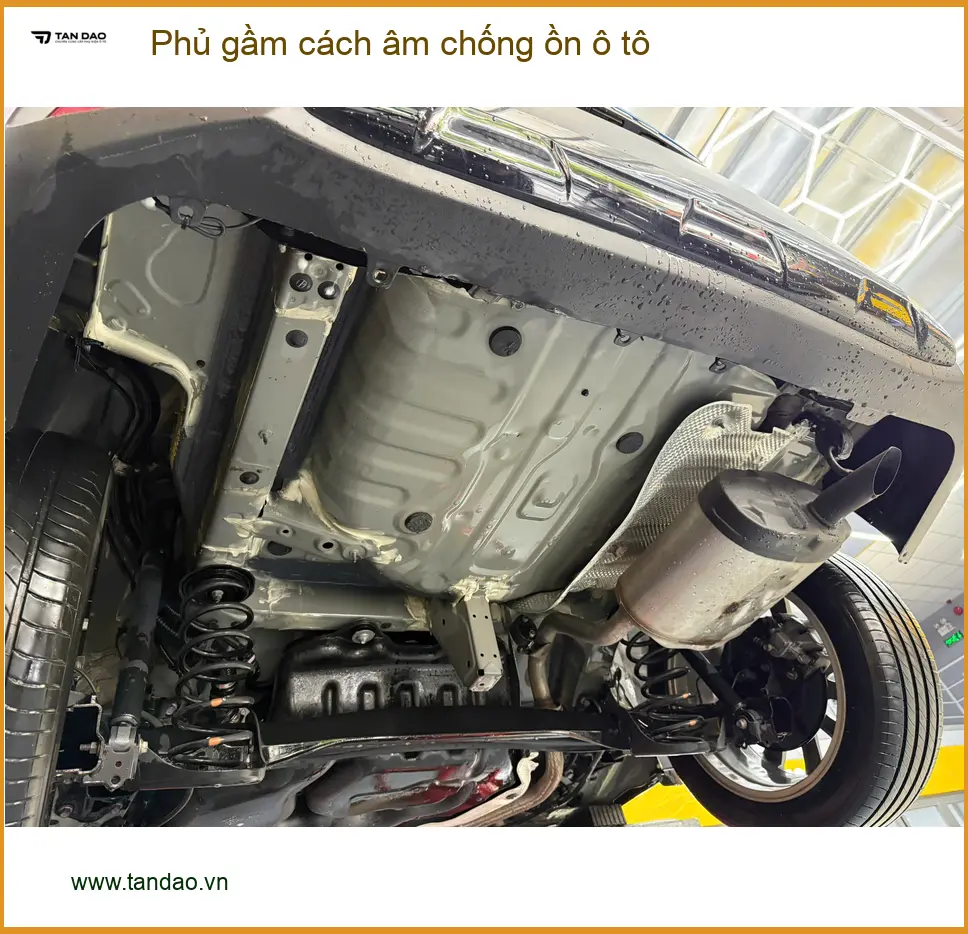 Anh Khải phủ gầm cách âm chống ồn ô tô Hyundai Creta tại Quận 9 ảnh thực tế 2