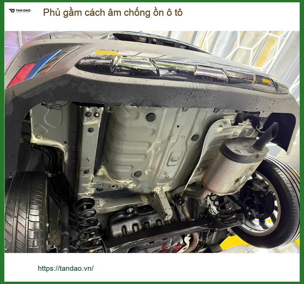Anh Khải phủ gầm cách âm chống ồn ô tô Hyundai Creta tại Quận 9 ảnh thực tế 4
