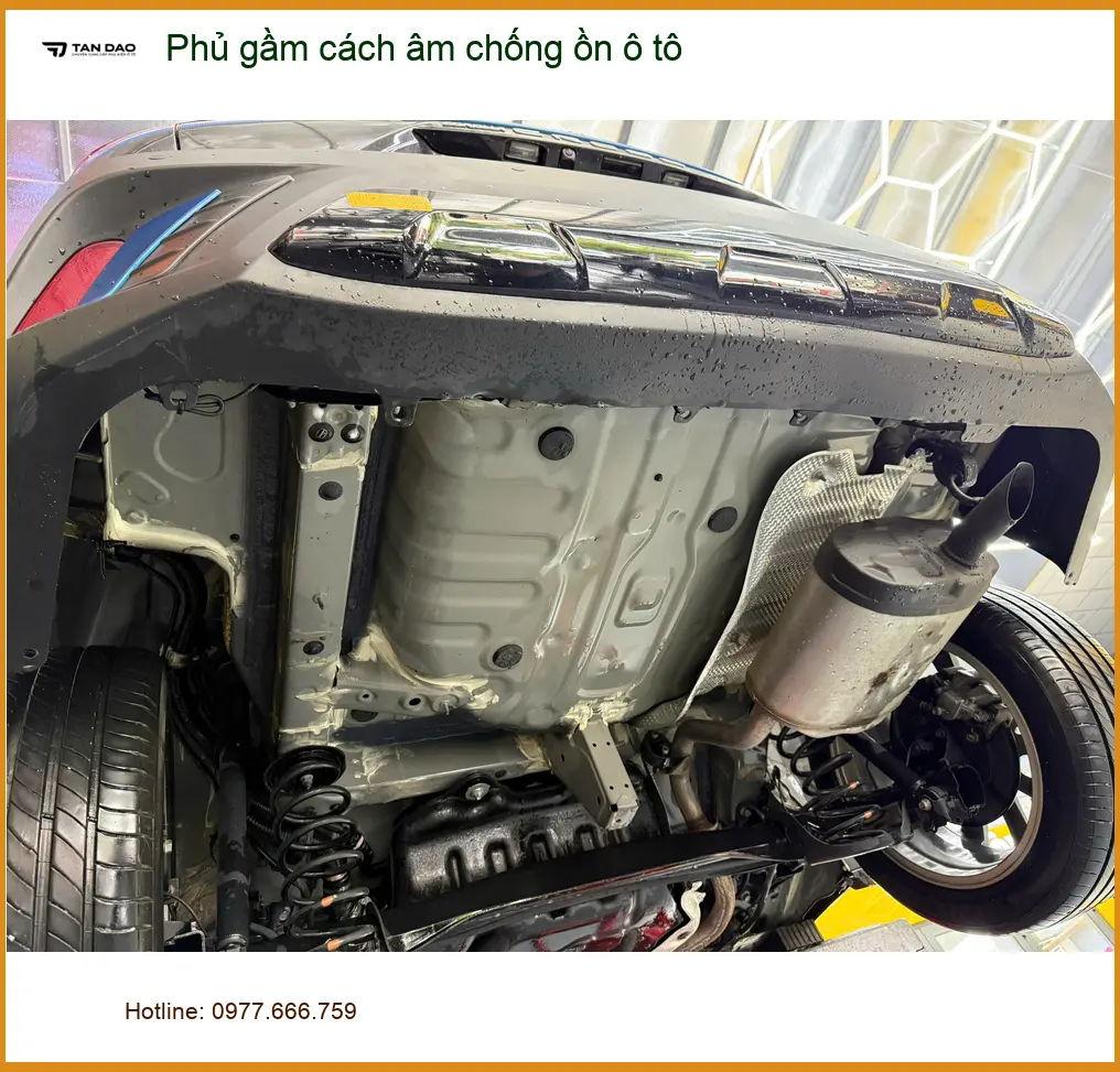 Anh Tấn phủ gầm cách âm chống ồn ô tô Hyundai Accent tại Củ Chi để xe êm ái hơn ảnh thực tế 3