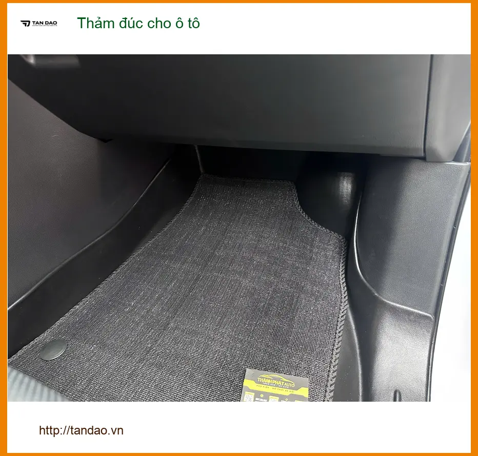 Anh Long lắp thảm đúc cho Mazda CX-5 ở Quận 9 để giữ nội thất luôn sạch và đẹp ảnh thực tế 5