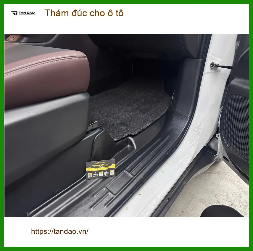 Chú Trọng thay thảm đúc cho Hyundai SantaFe tại Hóc Môn để nội thất luôn sạch