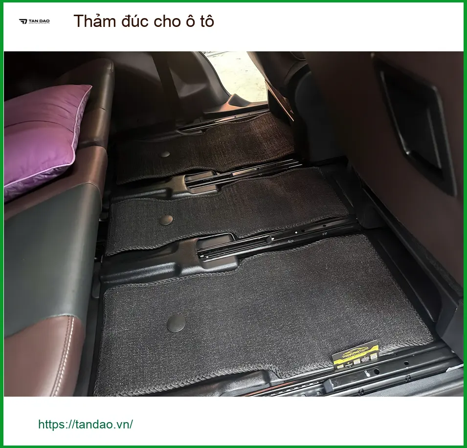 Anh Tùng thay Thảm đúc ô tô Honda CRV tại Quận 3, nội thất luôn sạch ảnh thực tế 3
