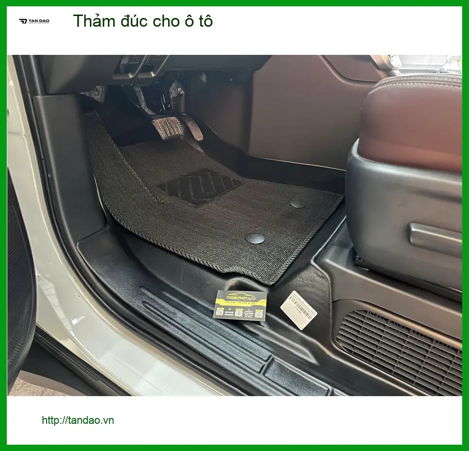 Anh Tùng thay Thảm đúc ô tô Honda CRV tại Quận 3, nội thất luôn sạch ảnh thực tế 5