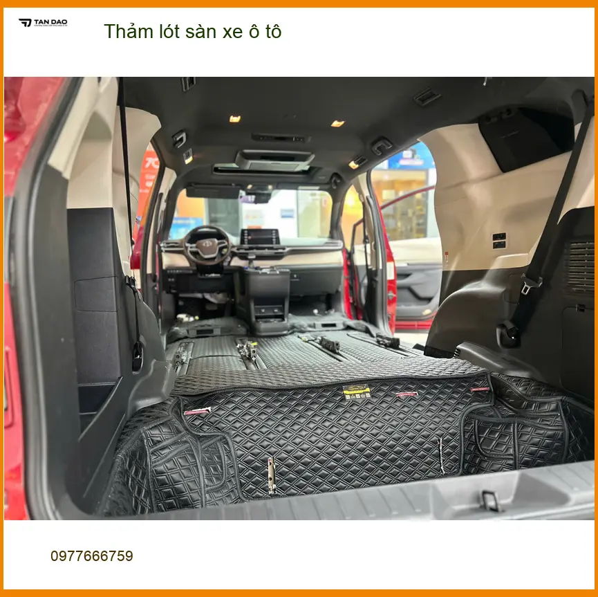 Chị Minh Thư thay thảm lót sàn ô tô Hyundai Accent Quận 12 cho sạch xe