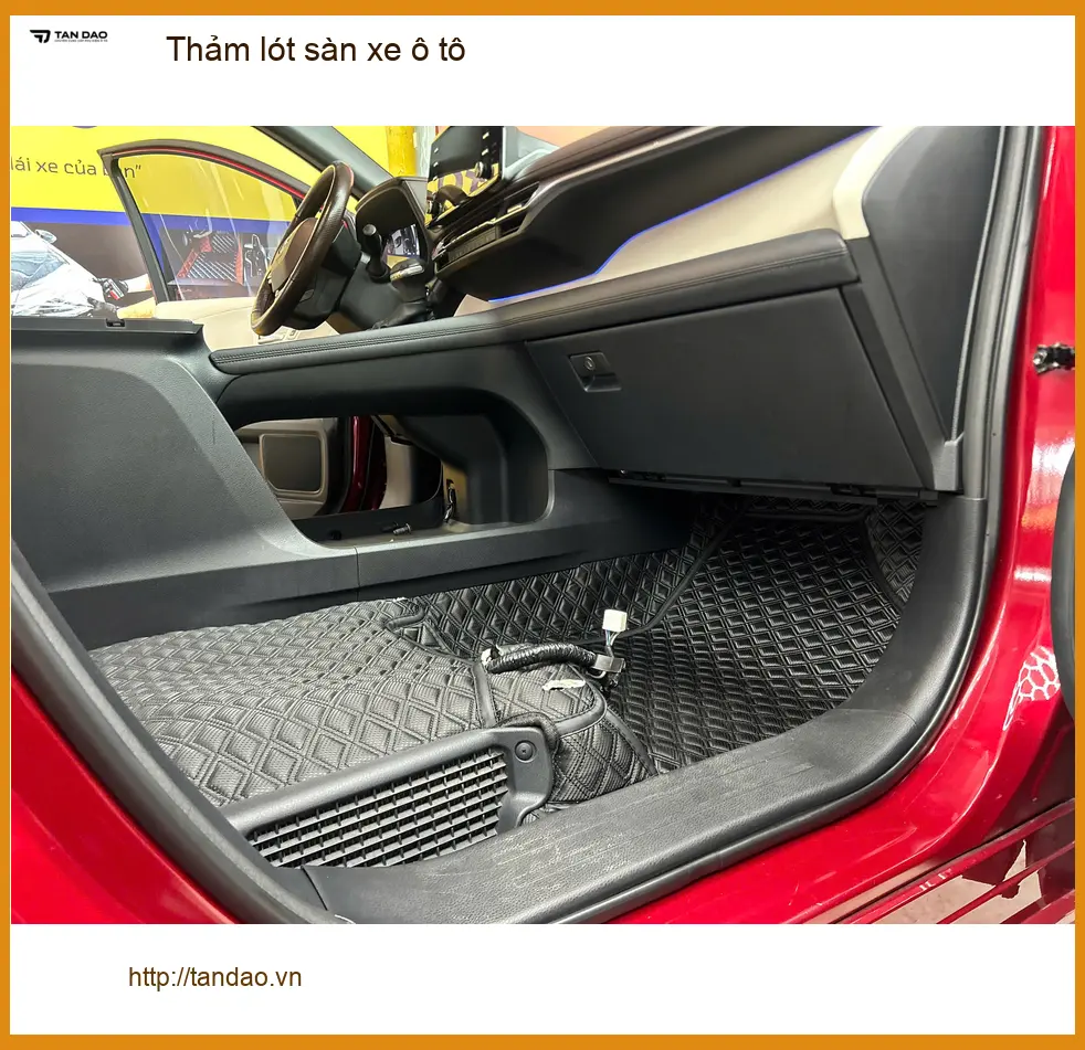 Chị Minh Thư thay thảm lót sàn ô tô Hyundai Accent Quận 12 cho sạch xe ảnh thực tế 3