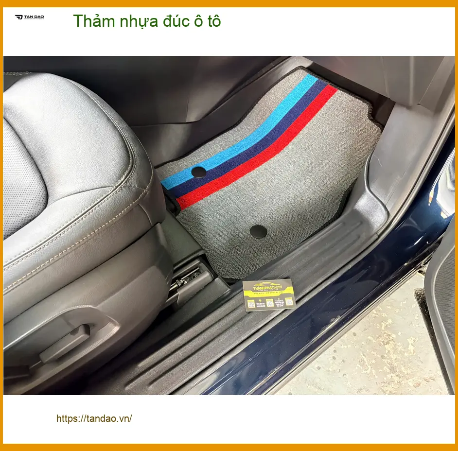 Anh Minh lắp thảm nhựa đúc ô tô cho Hyundai Accent tại Quận 12 để nội thất luôn sạch sẽ ảnh thực tế 2