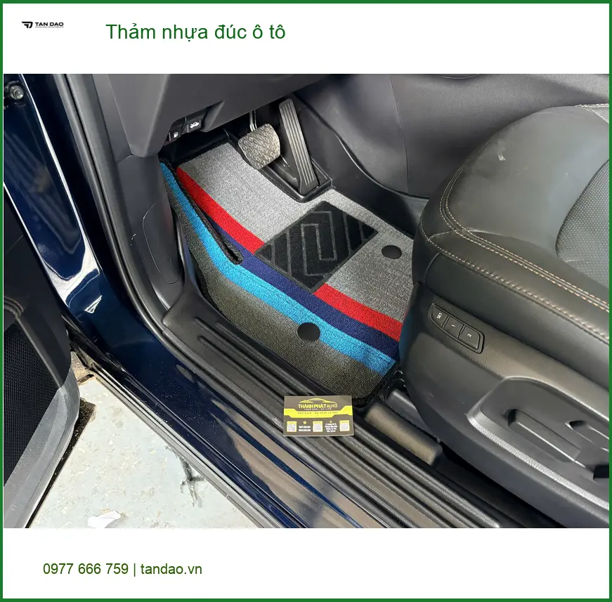 Anh Minh lắp thảm nhựa đúc ô tô cho Hyundai Accent tại Quận 12 để nội thất luôn sạch sẽ ảnh thực tế 3