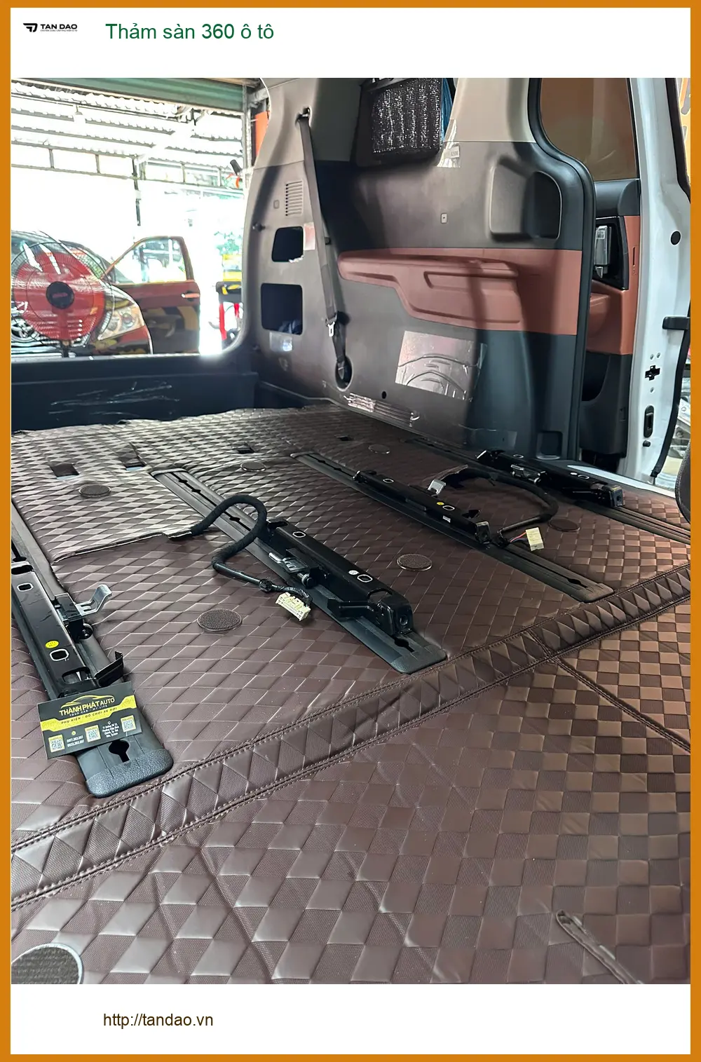 Anh Dũng lắp thảm sàn 360 ô tô Honda CRV tại Hóc Môn để nội thất luôn sạch đẹp ảnh thực tế 3