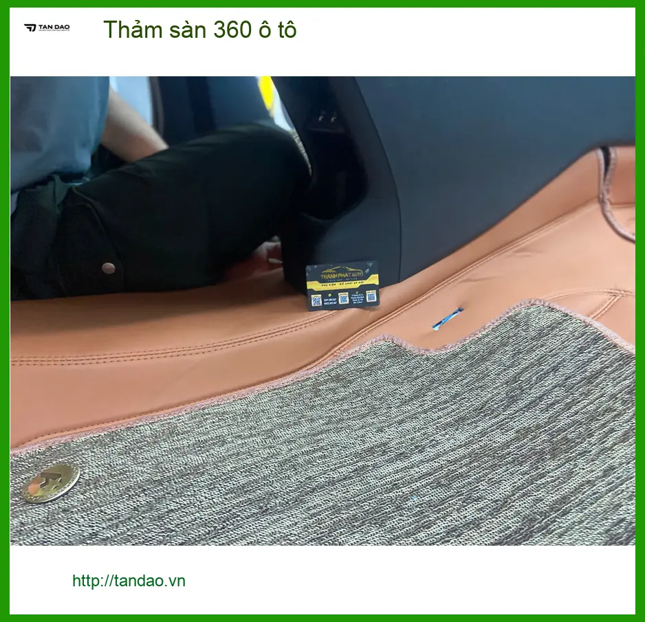 Anh Quang lắp thảm sàn 360 ô tô Toyota Raize tại Gò Vấp giữ sạch nội thất