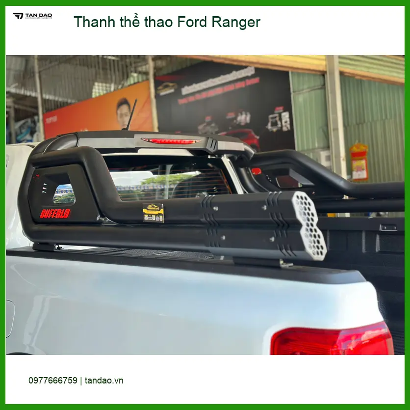 Anh Tú lắp thanh thể thao Ford Ranger tại Gò Vấp để xe trông hầm hố hơn