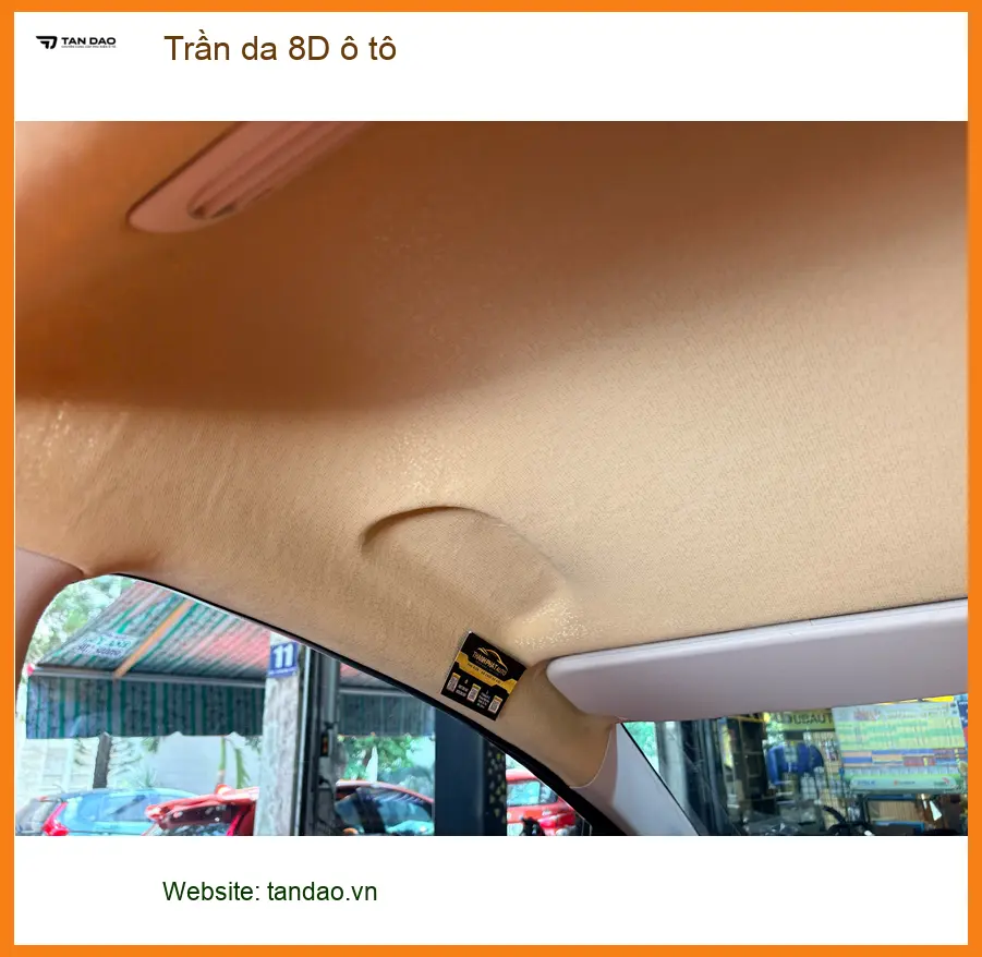 Anh Tùng bọc trần da 8D ô tô Toyota Camry tại Quận 10 để nội thất xe thêm sang trọng ảnh thực tế 3