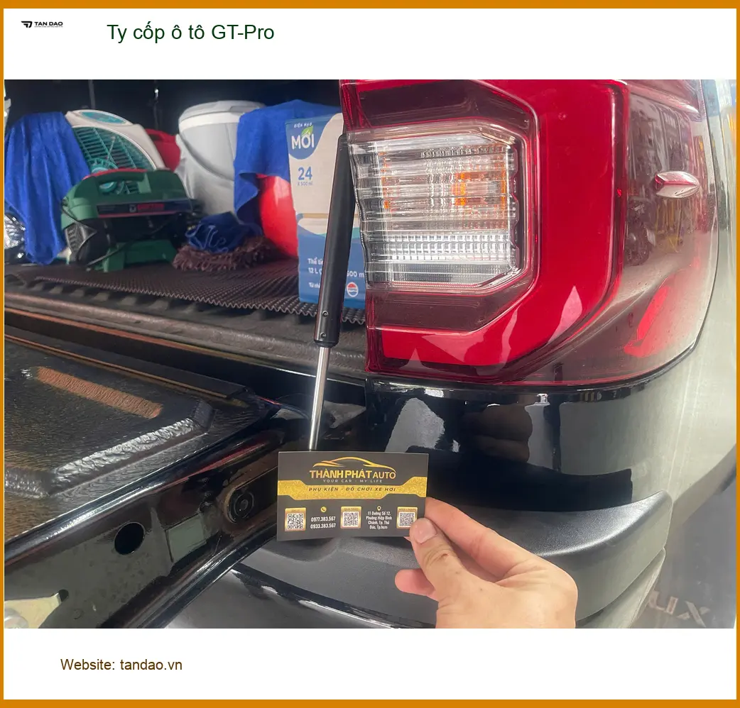 Chị Thanh lắp Ty cốp ô tô GT-Pro cho Honda CRV tại Quận 1 vì cốp nặng