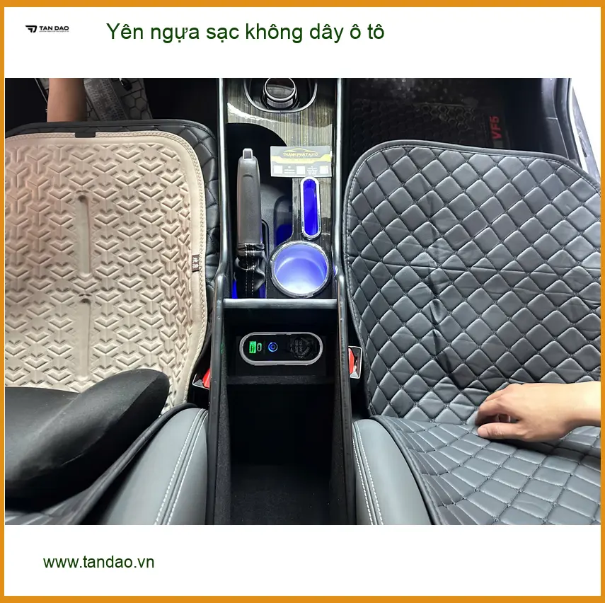 Chị Thư lắp yên ngựa sạc không dây ô tô cho Honda HR-V tại Quận 12 ảnh thực tế 3