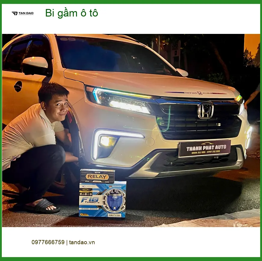 Anh Đức Anh độ bi gầm ô tô Honda Civic tại Quận Thủ Đức vì đèn zin yếu khi mưa ảnh thực tế 2