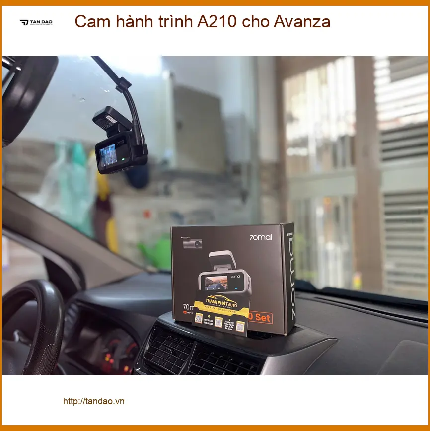 Chị Mai Anh lắp Cam hành trình A210 cho Avanza ở Quận 12 để lái xe an toàn hơn
