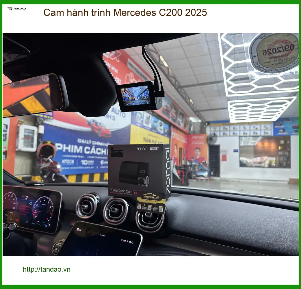 Anh Minh lắp cam hành trình Mercedes C200 2025 tại Quận 12 đảm bảo an toàn ảnh thực tế 3