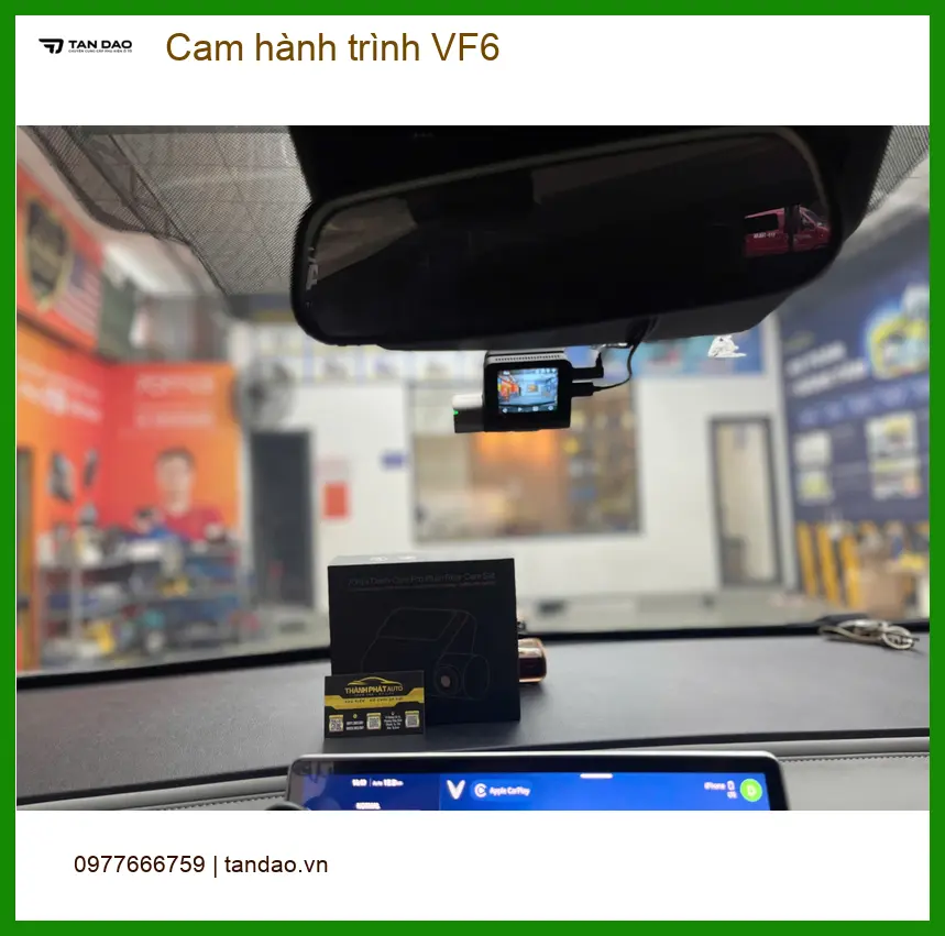 Chị Thảo lắp cam hành trình cho VinFast VF6 tại Quận 12 để an tâm lái xe đường dài
