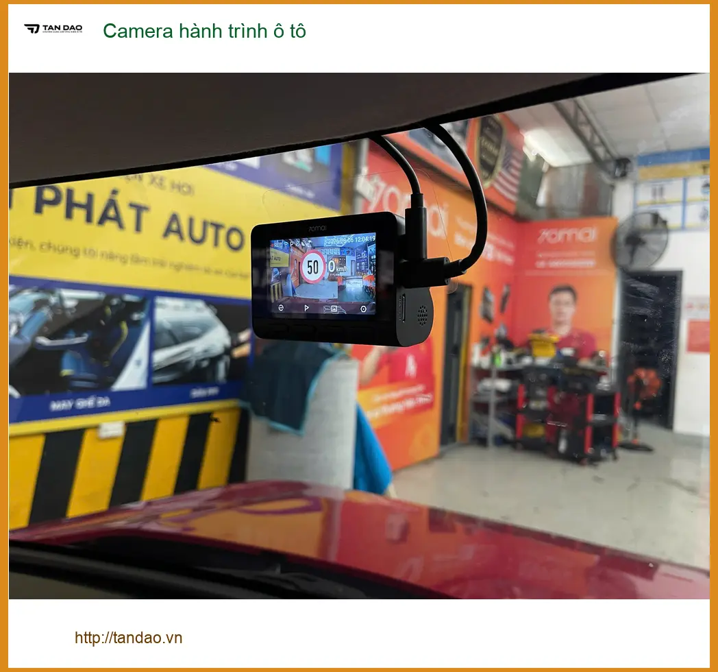 Cô Thu Thủy lắp Camera hành trình ô tô Toyota Vios tại Quận 12 ảnh thực tế 3