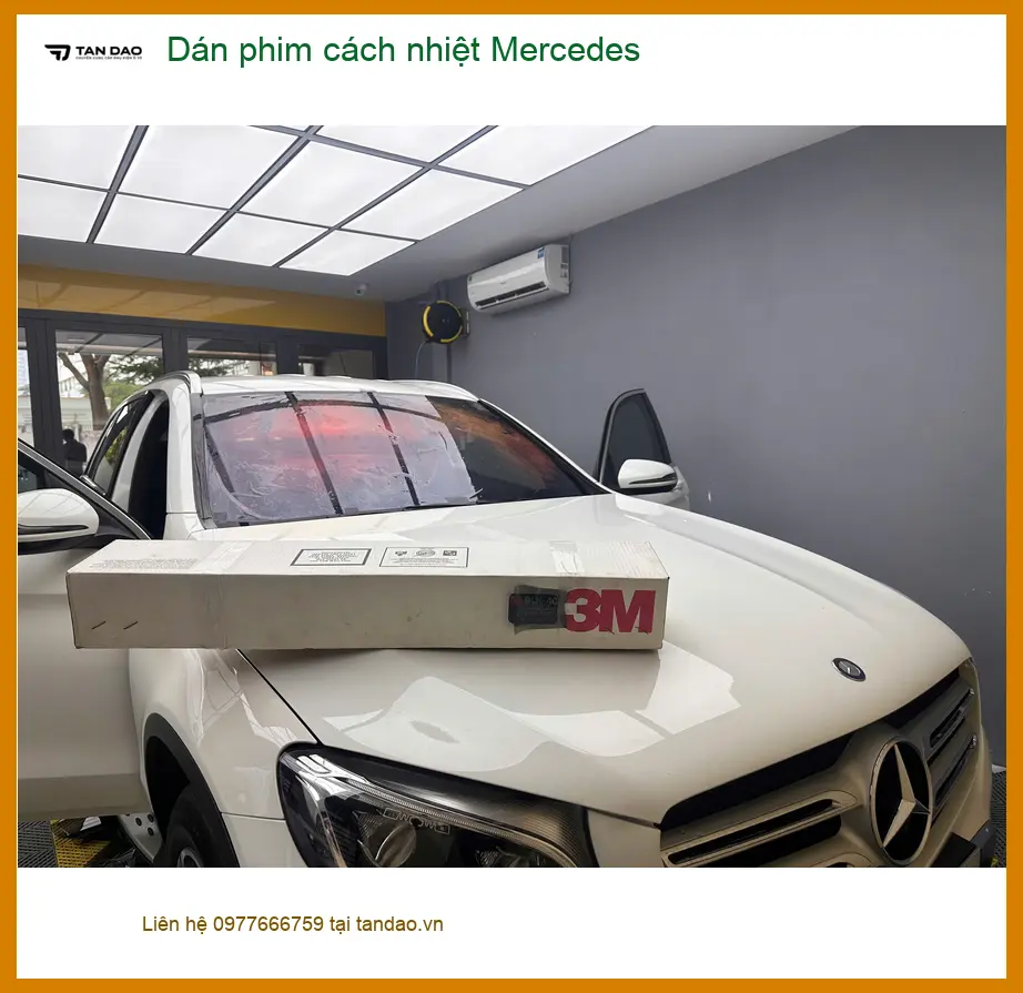 Anh Quang dán phim cách nhiệt Mercedes C200 tại Quận 9 tránh nóng và bảo vệ nội thất ảnh thực tế 2
