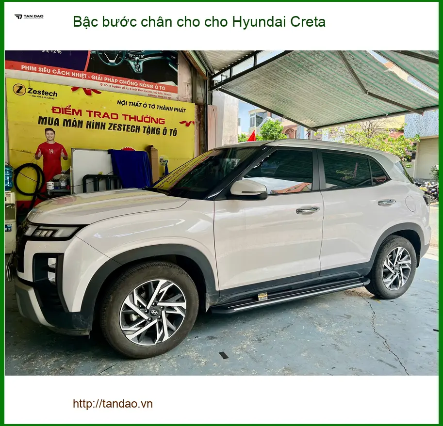 Chị Thảo lắp bậc bước chân cho Hyundai Creta tại Quận Thủ Đức để tiện cho gia đình ảnh thực tế 2