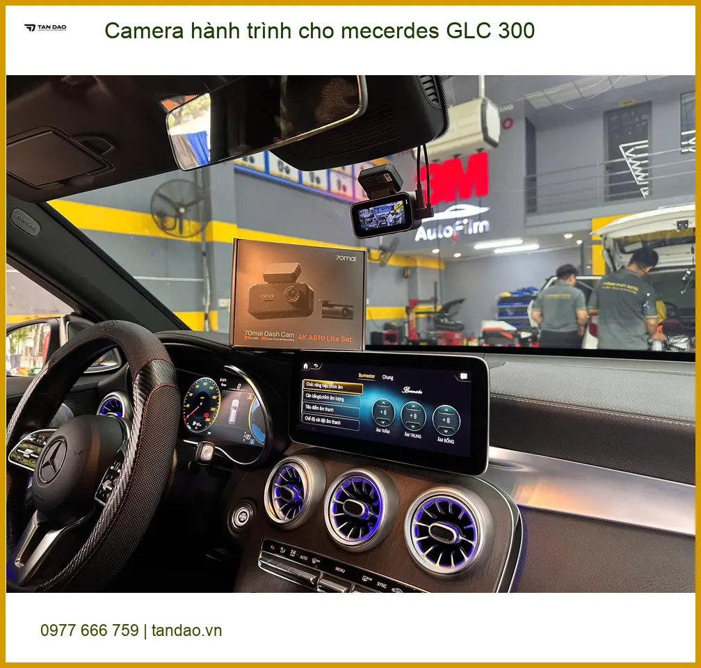 Anh Minh lắp camera hành trình Mercedes GLC 300 ở Quận 9