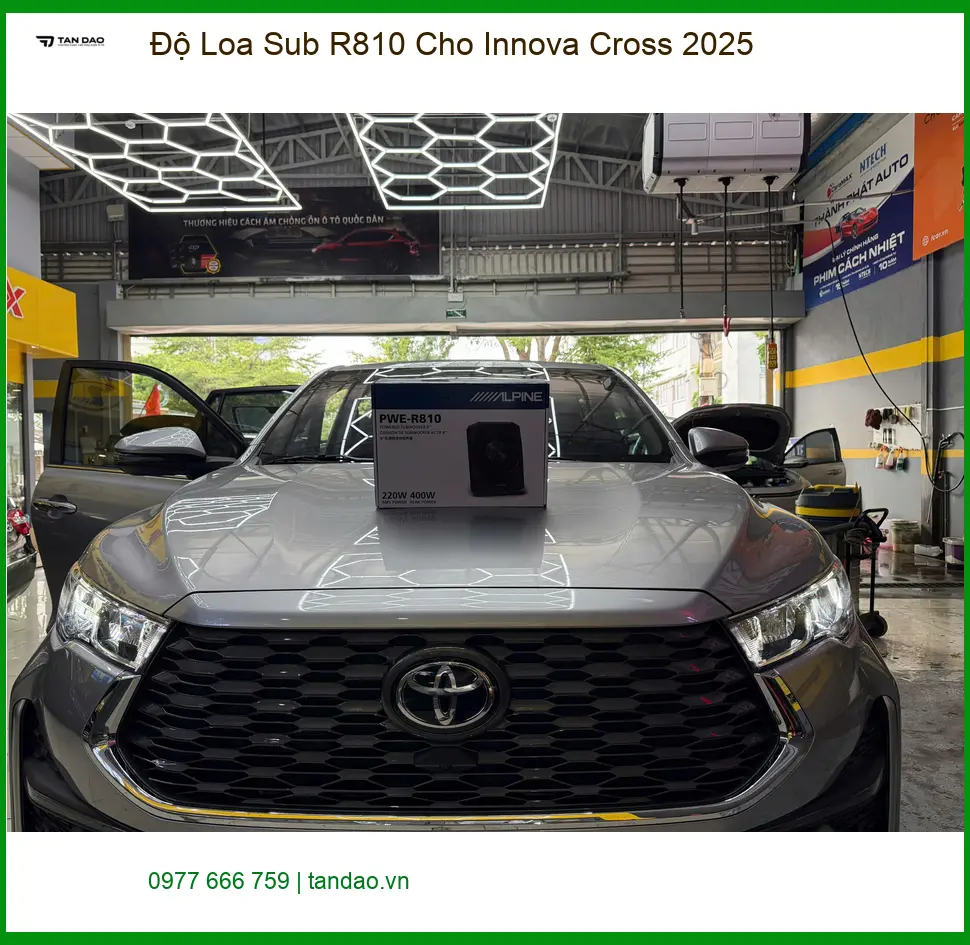 Anh Bách độ loa Sub R810 cho Innova Cross 2025 tại Quận 12 để âm thanh trầm ấm hơn ảnh thực tế 5