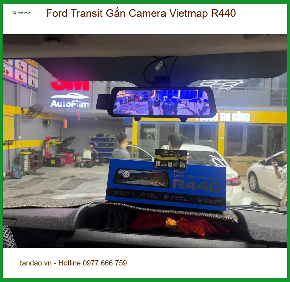 Anh Sâm Ford Transit Gắn Camera Vietmap R440 Quận 9 giúp quan sát tốt hơn ảnh thực tế 3