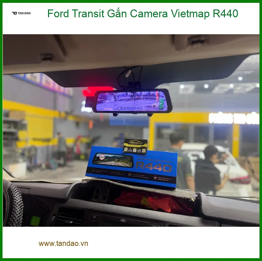 Anh Sâm Ford Transit Gắn Camera Vietmap R440 Quận 9 giúp quan sát tốt hơn ảnh thực tế 4