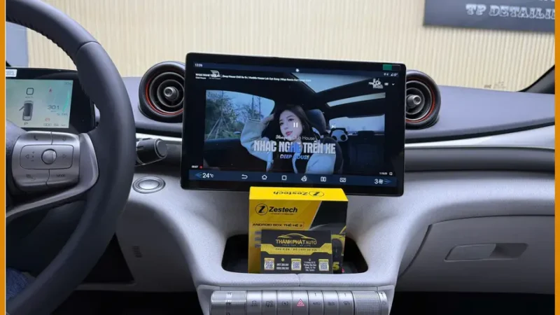 Chị Lan Anh lắp Android Box cho BYD Atto 3 tại Tân Bình xem YouTube, bản đồ